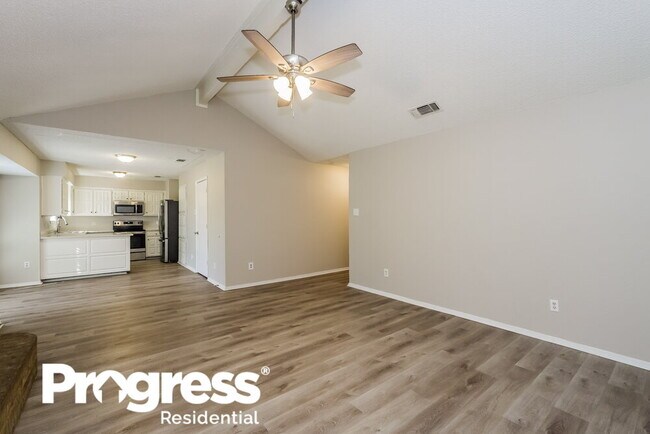 Building Photo - 749 Parkview Dr