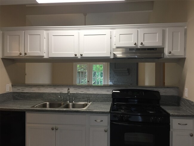 Building Photo - 1138 Oxford Dr