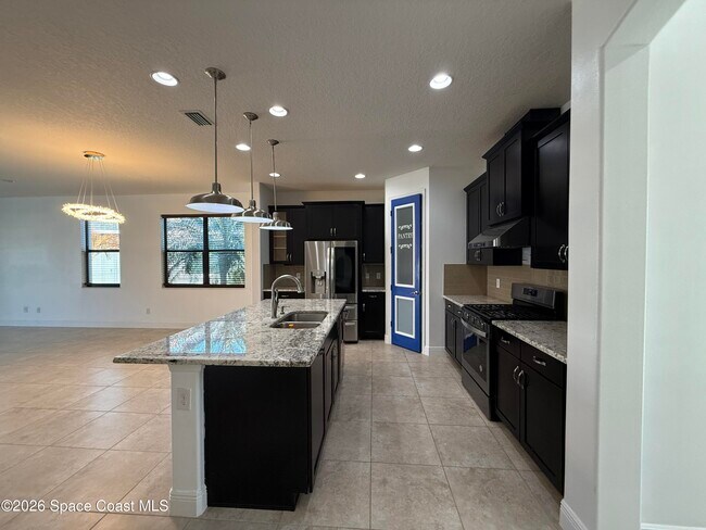 Foto del edificio - 7782 Paragrass Ave