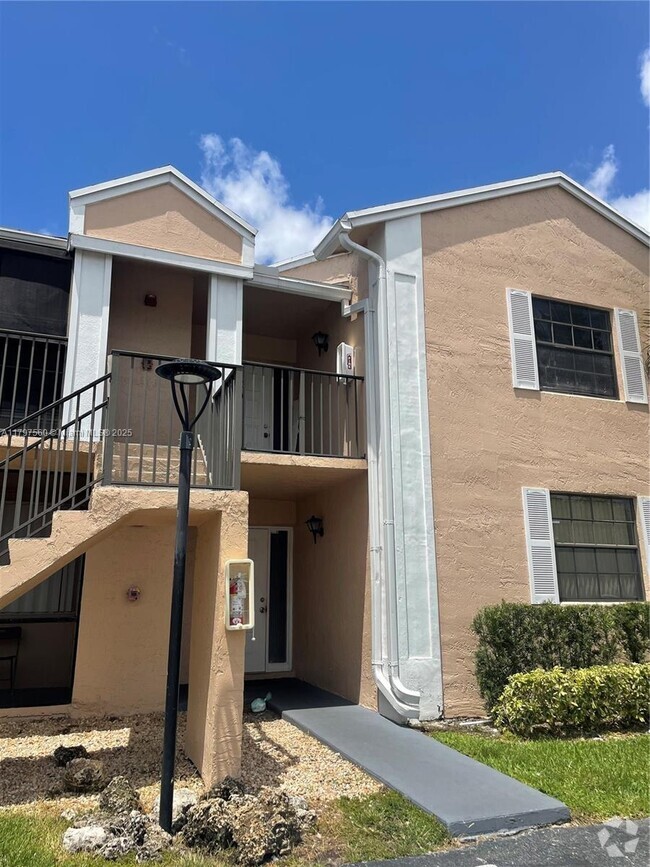 Building Photo - 1190 Washington Cir