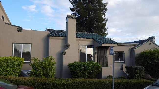 Building Photo - 4008 Loma Vista Avenue