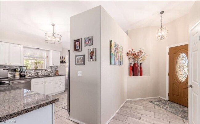 Foto del edificio - 5473 Green Palms St