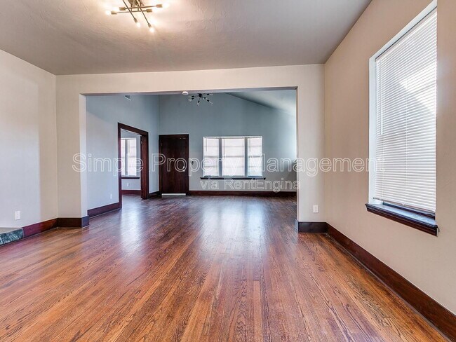 Foto del edificio - 421 NW 25th St