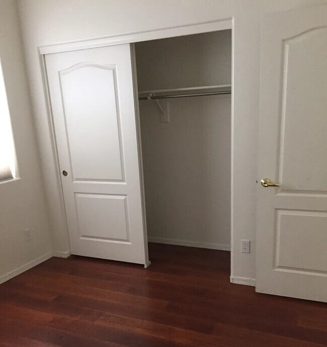 Foto del edificio - 5112 E Juniper Ave