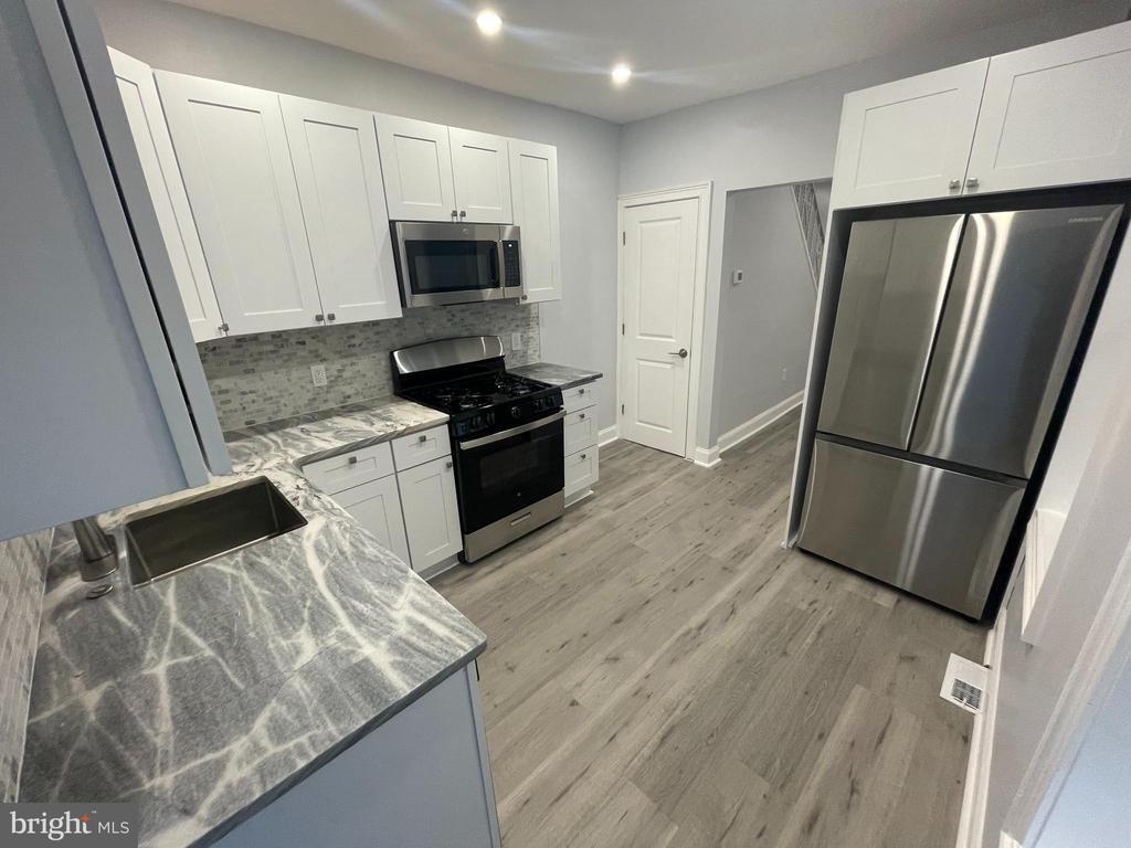 Foto principal - 1839 E Clementine St