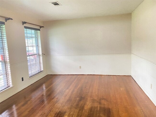 Photo - 2609 Raspberry Ln House