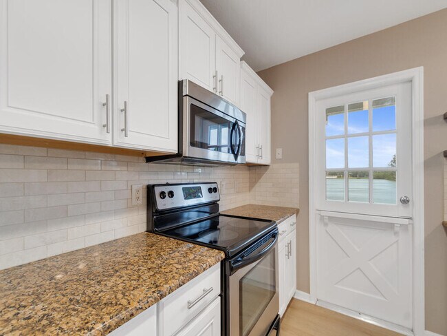 Foto del edificio - 3206 S Lakeview Cir