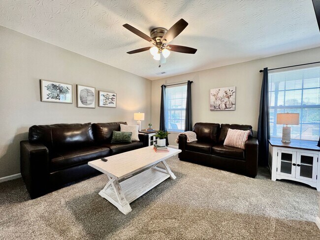 Foto del edificio - Brand New Home Walking distance to Spooky Nook