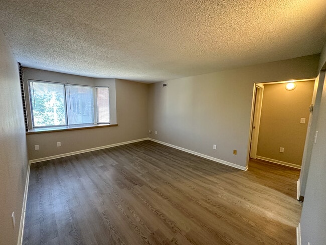 Building Photo - 246 Hyland