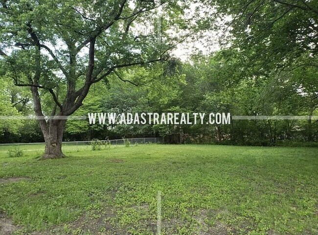 Foto del edificio - Spacious Duplex in the Heart of Olathe-Com...