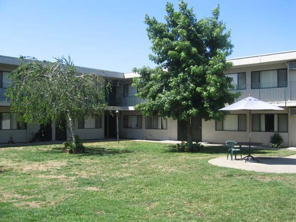 Foto del edificio - Doyle Gardens
