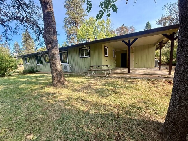 Building Photo - 10070 Garesio Ranch Rd