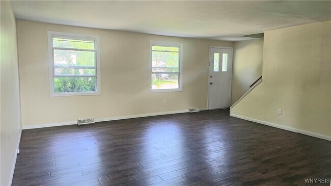 Foto del edificio - 185 Fairgreen Dr