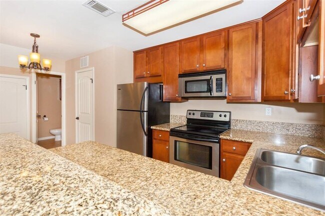 Kitchen - 201 Westlake Dr