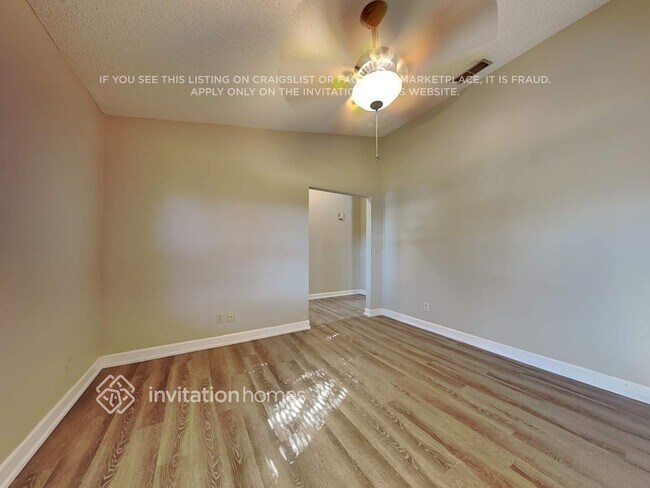 Foto del edificio - 2301 Beechwood Ct