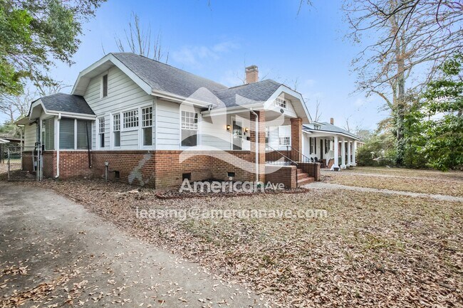 Building Photo - 409 Hampton St