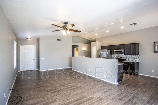 Building Photo - 4650 S Greythorne Way