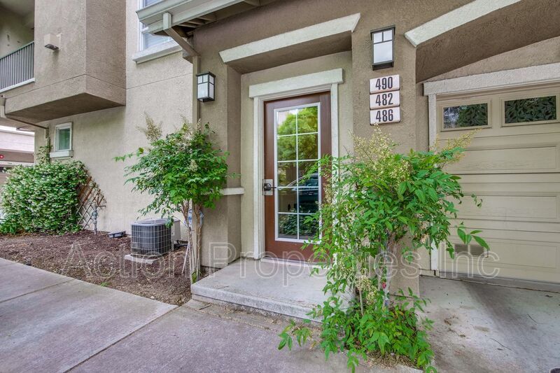 482 Marble Arch Ave, San Jose, CA 95136 Townhouse for Rent in San