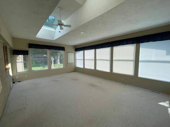 Foto del edificio - Three Bedroom Home in Richland