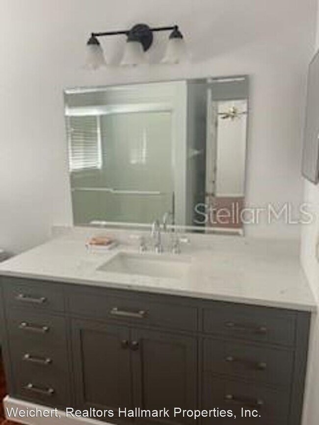 4 br, 2 bath House 549 Hillcrest Drive House Rental in Davenport