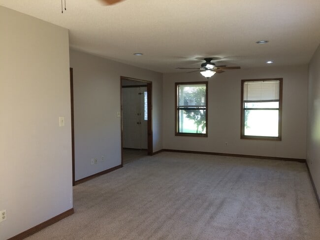 Living room - 6124 Arnies Way