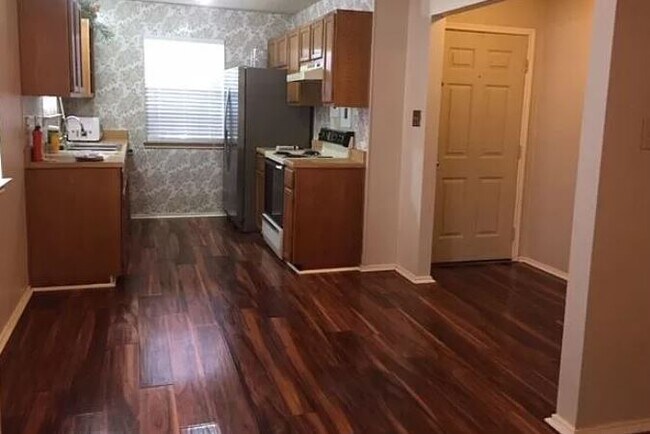 Foto del edificio - 4406 Knollchase