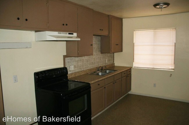 Building Photo - 704 Knotts St