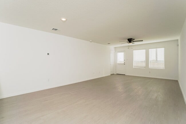 Foto del edificio - 1858 Musk Rose