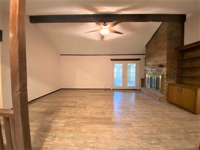 Building Photo - 208 Wellington Ln
