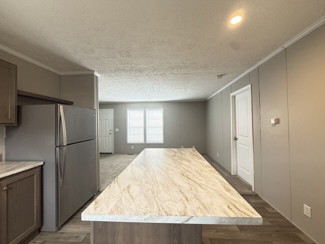 Building Photo - 10610 State Rte 762