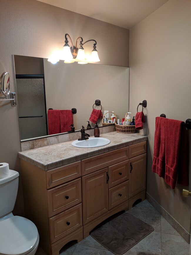 Master Bathroom - 68574 E Fairway Estates Rd