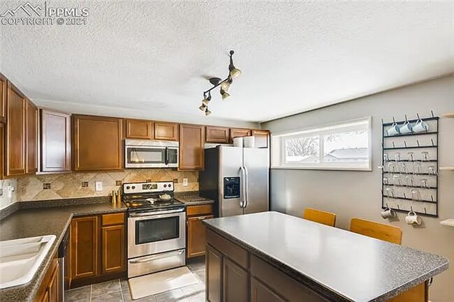 Foto del edificio - Charming Colorado Springs Home – Spacious ...