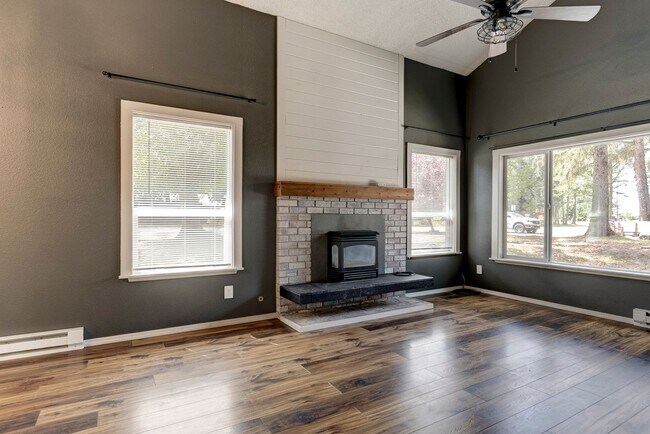 Foto del edificio - Charming 3 Bed, 2 Bath Home on a Quiet Street