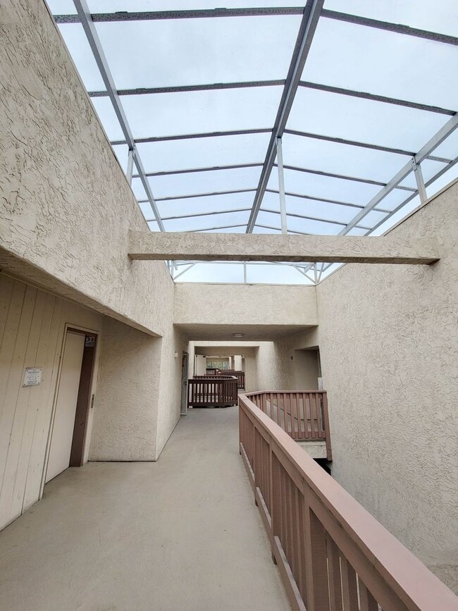 Building Photo - 2 bed/ 1 bath in Escondido