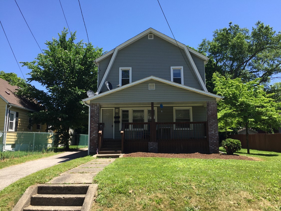 243 Watson St Unit A (Down), Akron, OH 44305 Apartment for Rent in Akron, OH