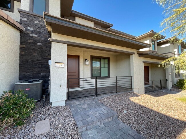 Building Photo - 3 bed 2.5 bath 2 car garage townhouse in m...