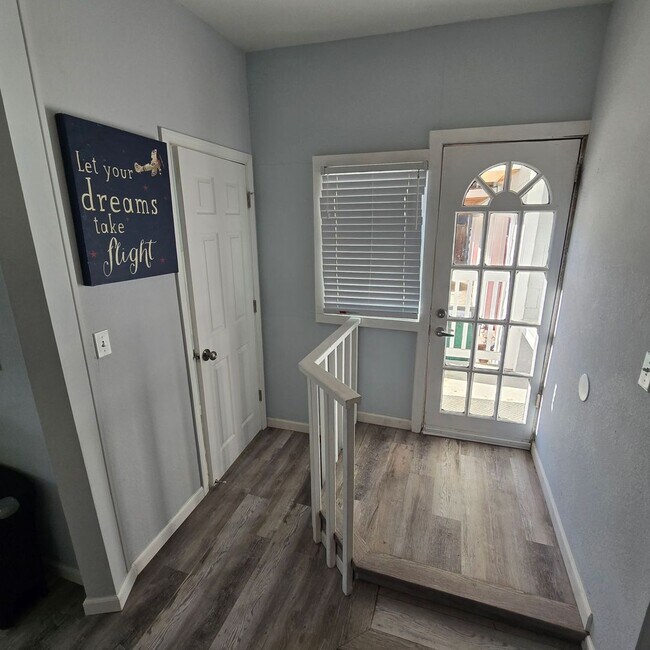 Foto del edificio - 1304 Worden Ave