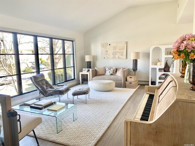 Foto del edificio - 797 Plainfield Ln