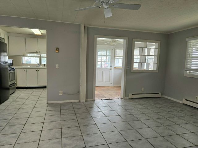 Foto del edificio - 111 48th Ave Terrace W