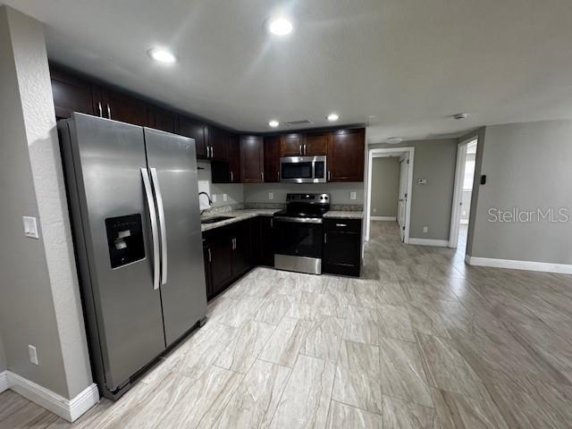 Foto del edificio - 6421 Kelso Dr