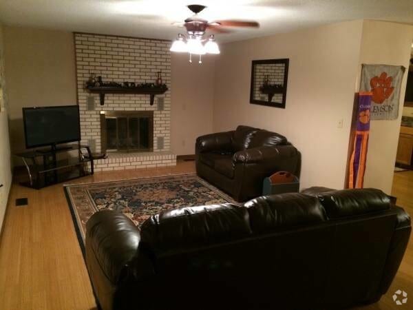Building Photo - 253 Goldwing Dr