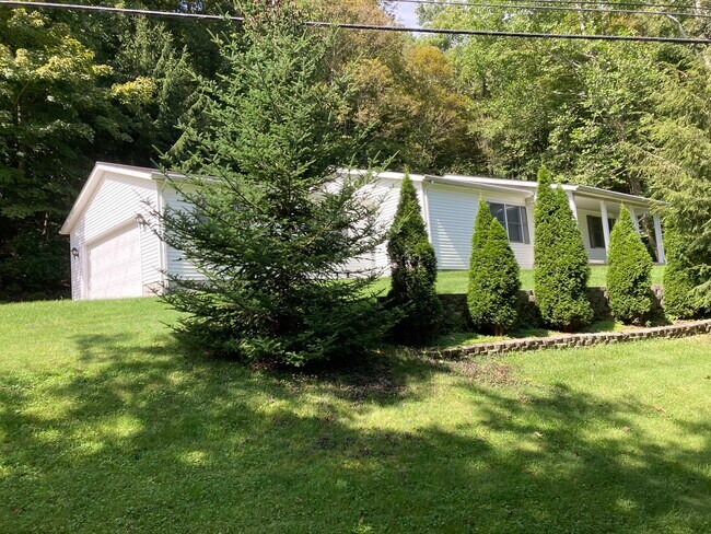 Building Photo - 6125 Green Branch Rd