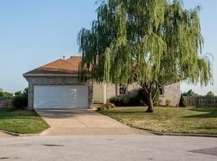 Building Photo - Charming 3 Bedroom 2 Bath Ranch in Willard Schools-