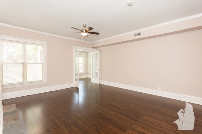 Building Photo - 729 W Buckingham Pl