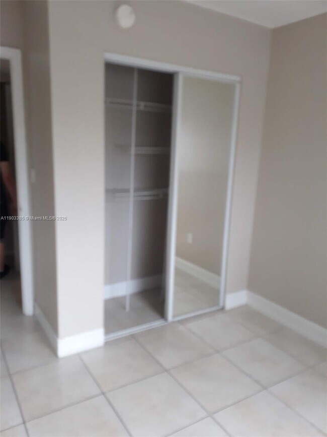 Foto del edificio - 7401 SW 152nd Ave