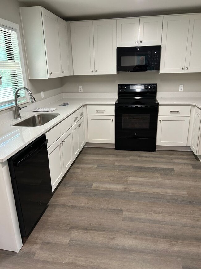 Foto del edificio - 1120 Wooded Ave