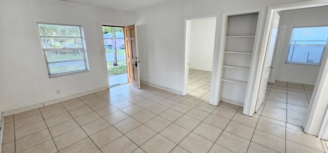 Foto del edificio - 1610 NW 7th Pl