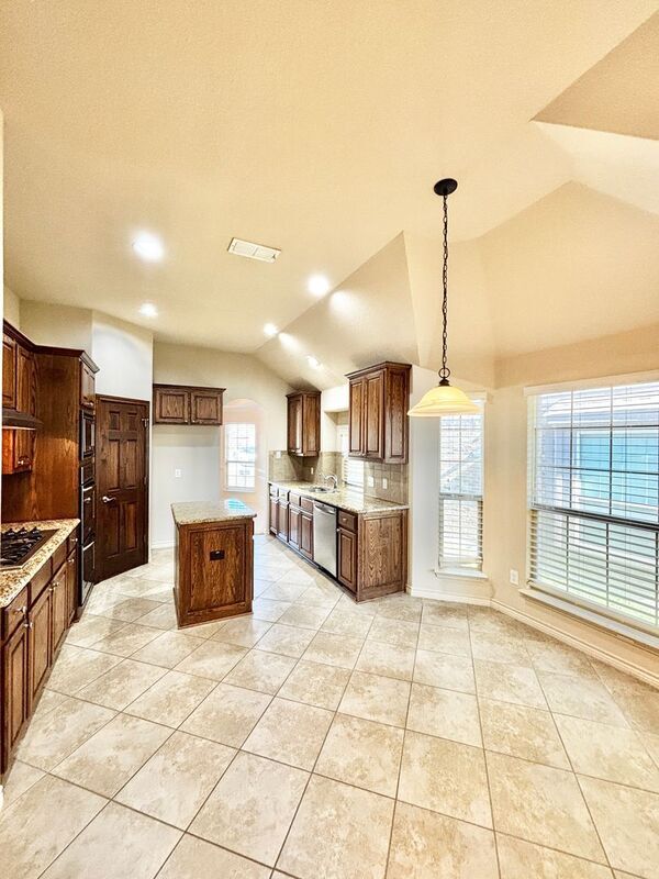 Foto del edificio - 5617 Spirit Lake Dr