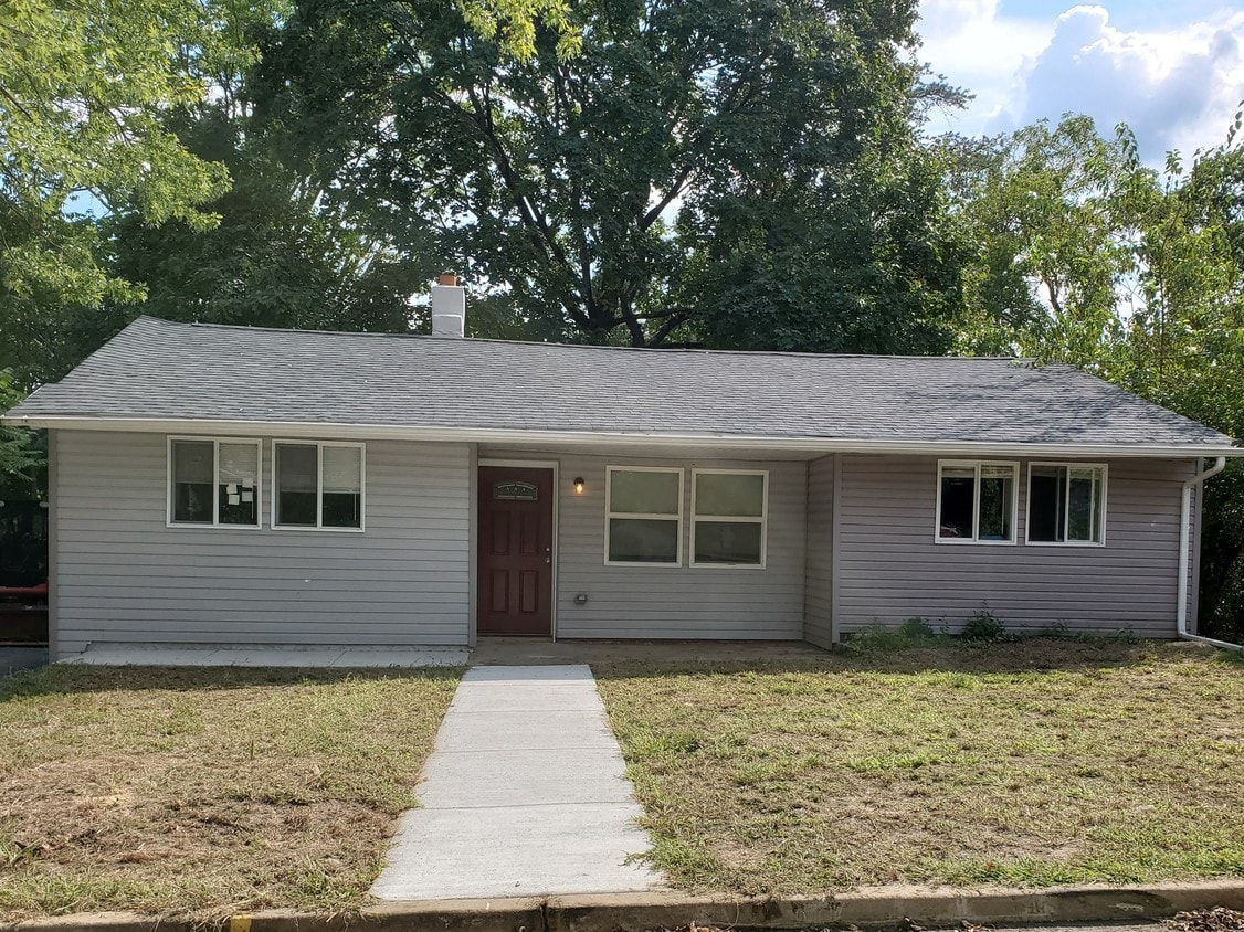 50 E Hodges Ave, Lawnside, NJ 08045 House Rental in Lawnside, NJ