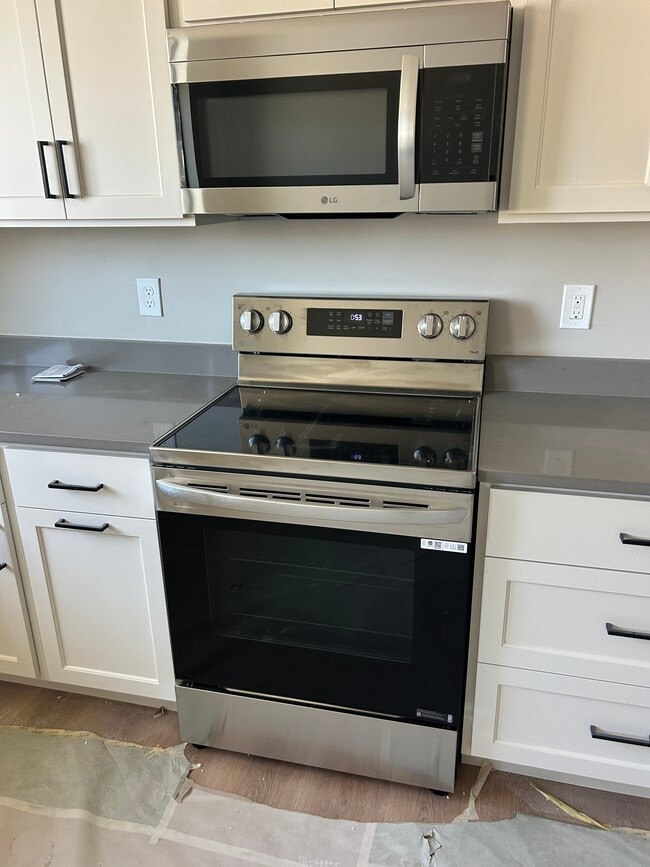 Building Photo - 1316 W 800 S